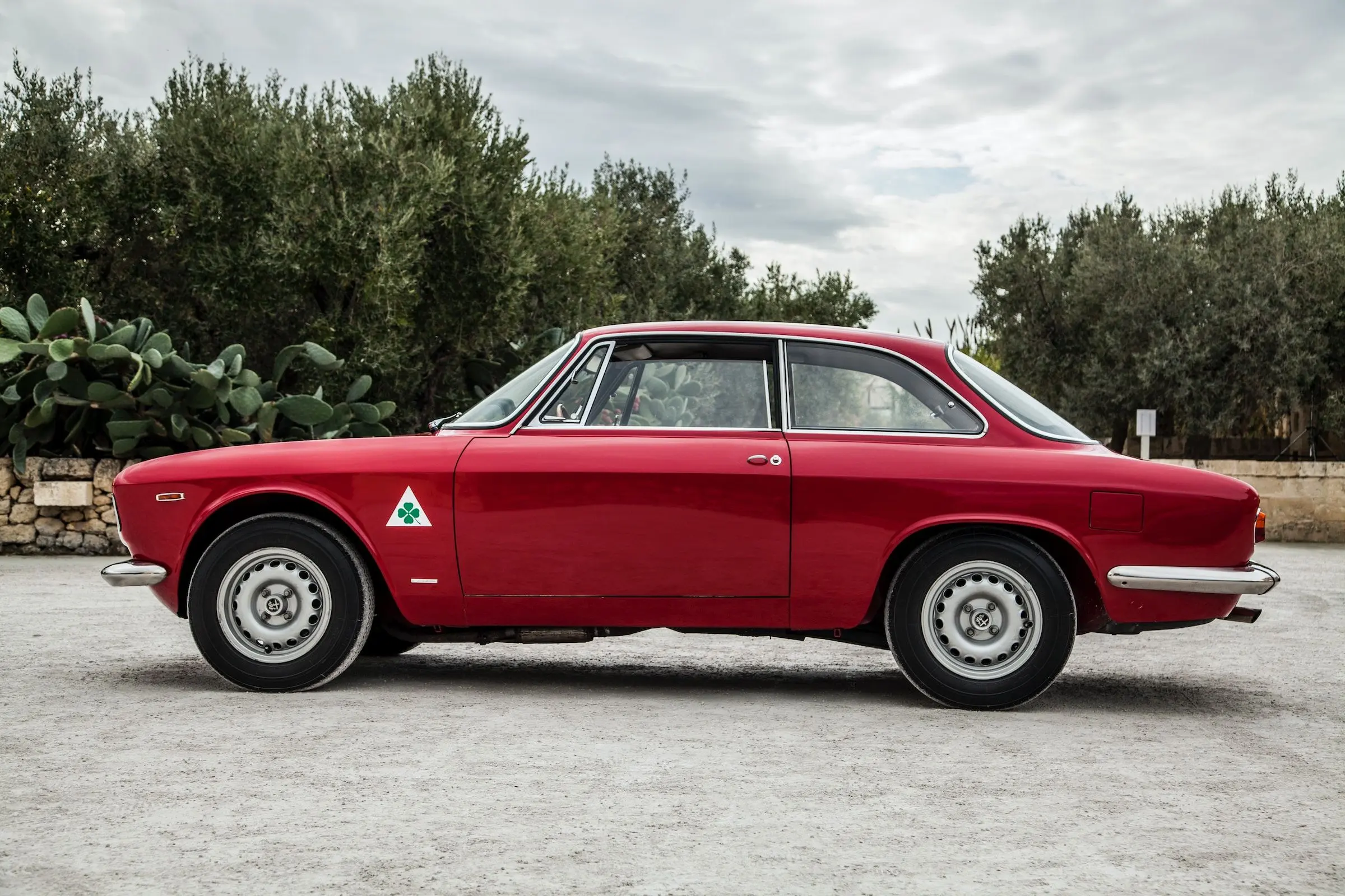 classic alfa romeo gt junior